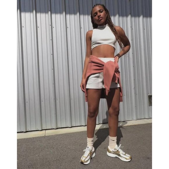 Nike Zoom Vomero 5 Gold Sneakers - Picture 9 of 9